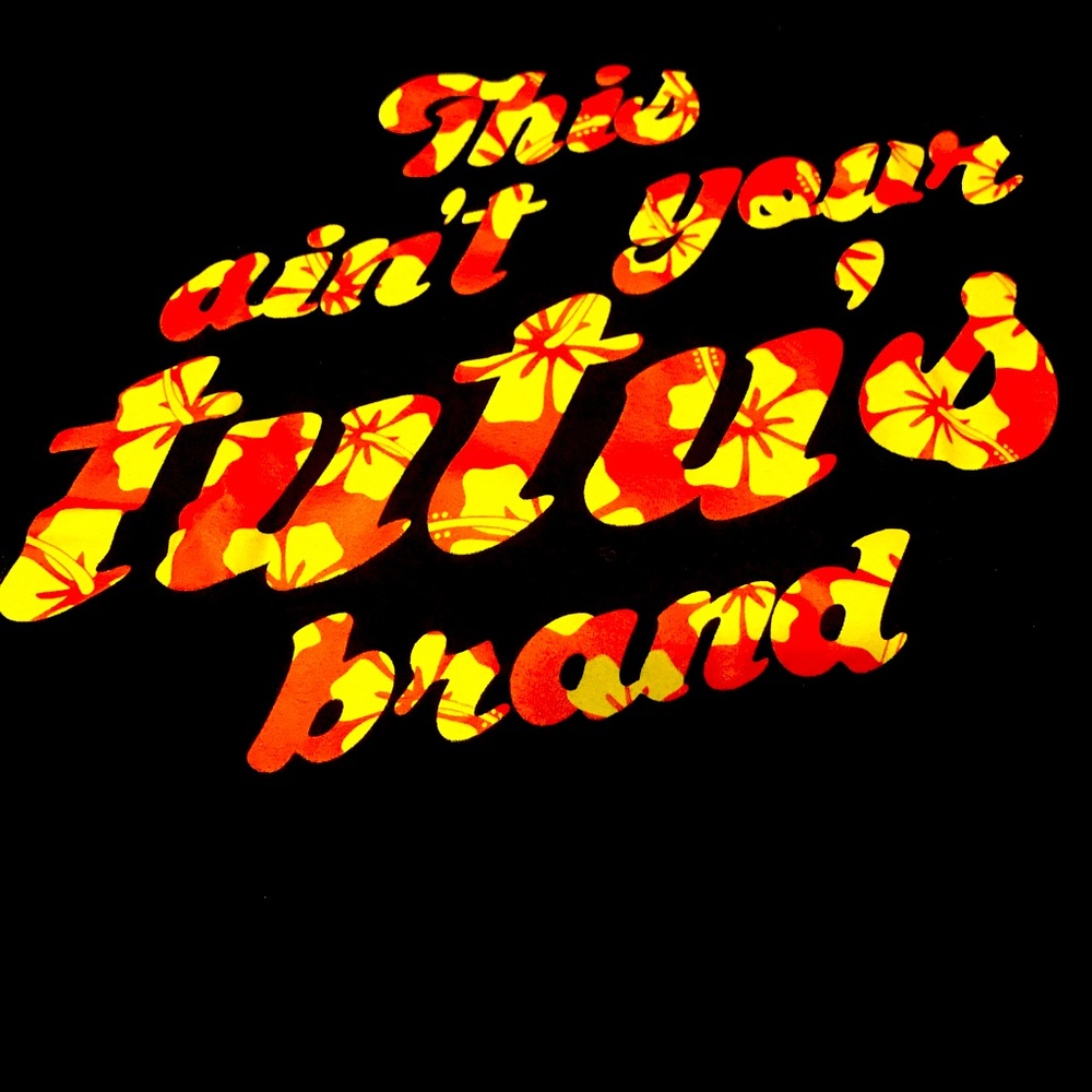 New Defend Hawaii Men’s Large shirt.